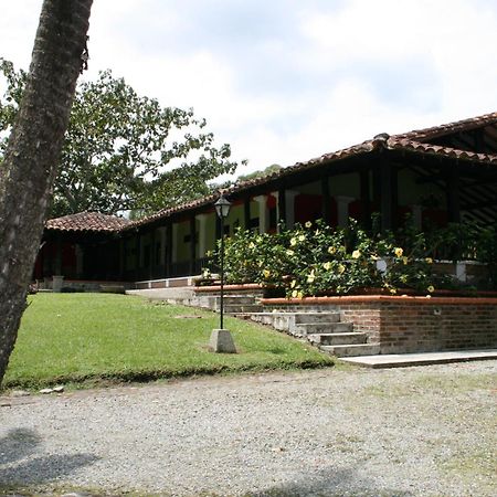 Finca Hotel La Esperanza Montenegro Bagian luar foto