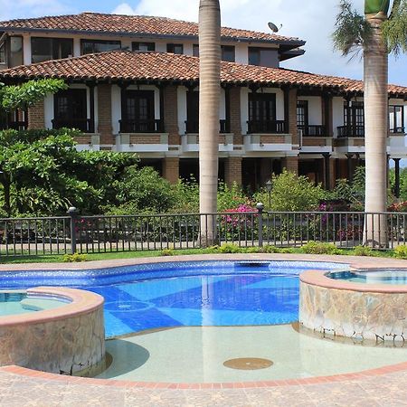 Finca Hotel La Esperanza Montenegro Bagian luar foto