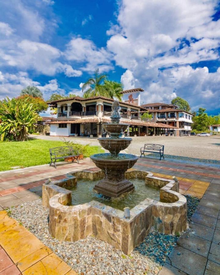 Finca Hotel La Esperanza Montenegro Bagian luar foto