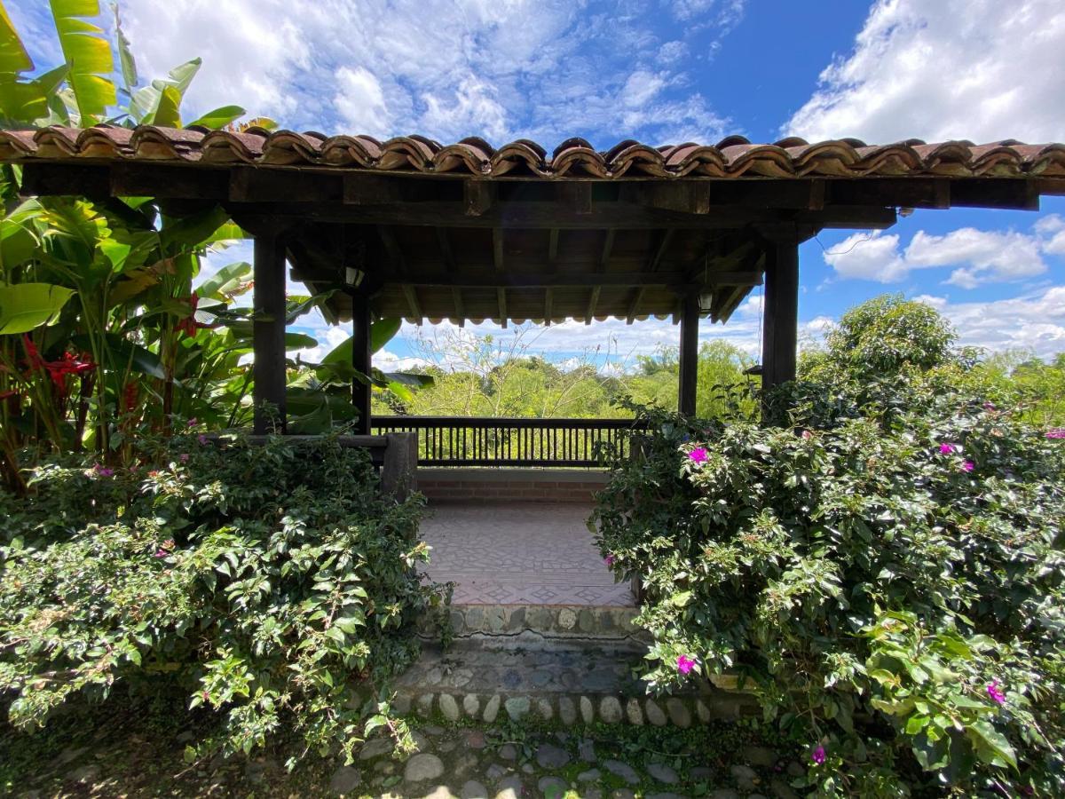 Finca Hotel La Esperanza Montenegro Bagian luar foto