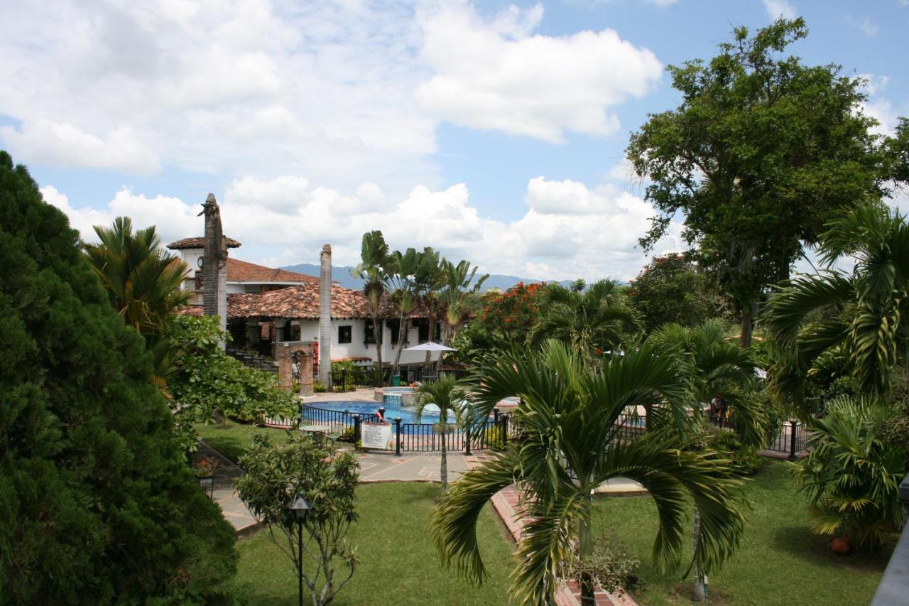 Finca Hotel La Esperanza Montenegro Bagian luar foto