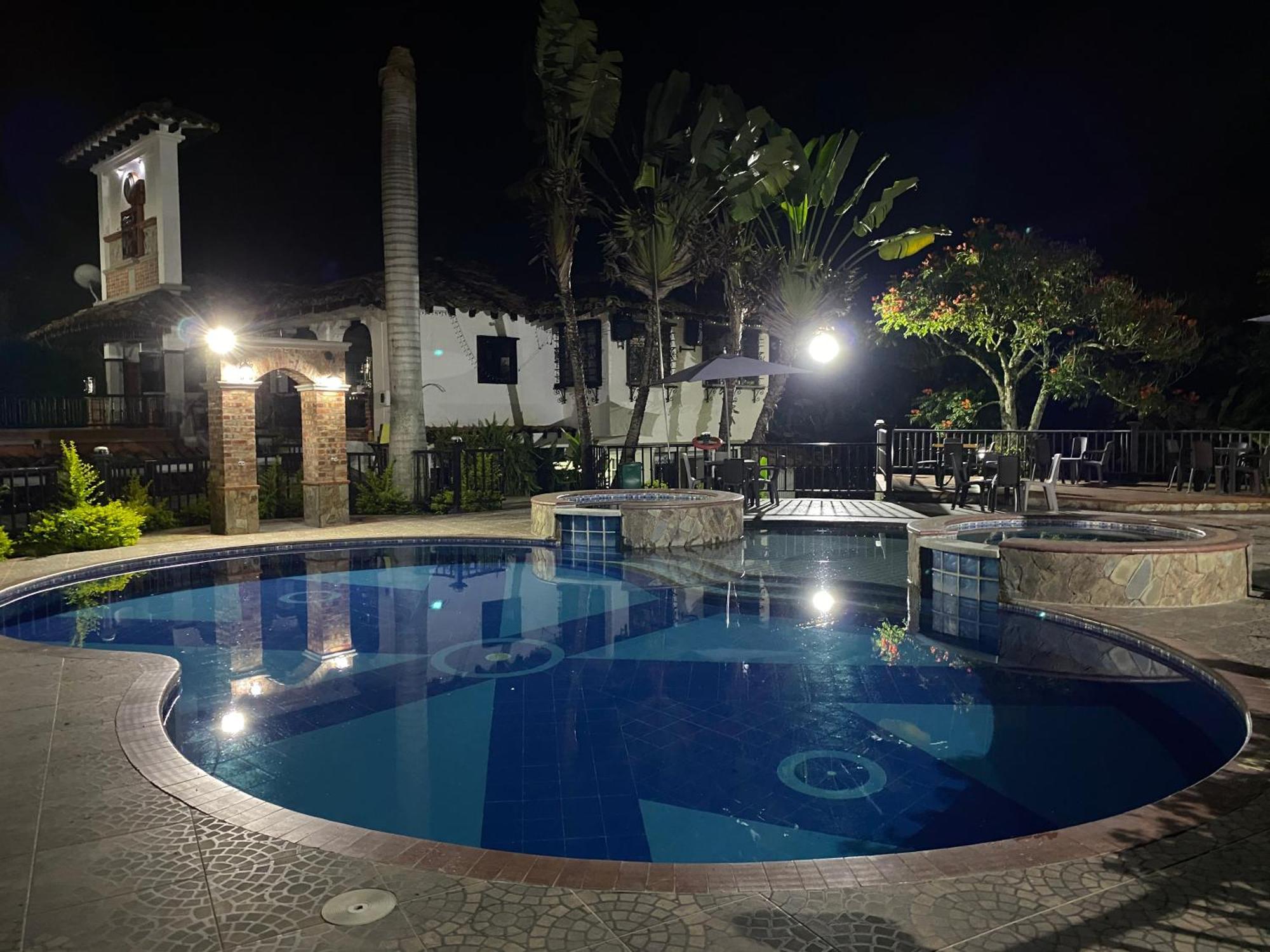 Finca Hotel La Esperanza Montenegro Bagian luar foto