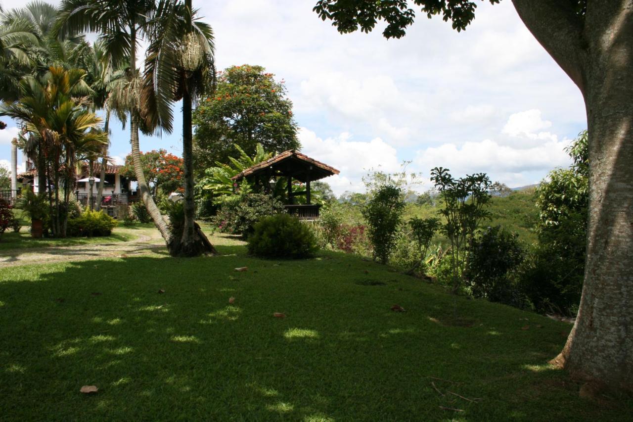 Finca Hotel La Esperanza Montenegro Bagian luar foto