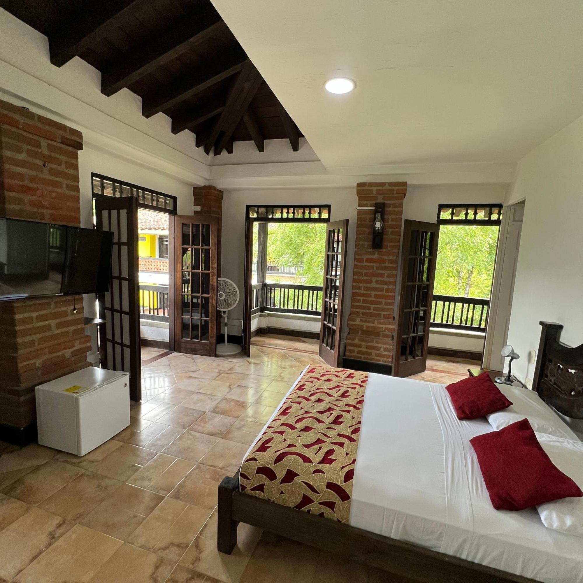 Finca Hotel La Esperanza Montenegro Bagian luar foto