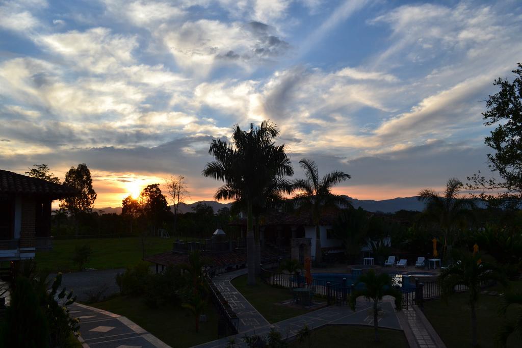 Finca Hotel La Esperanza Montenegro Bagian luar foto